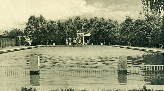 Schwimmbad 1942